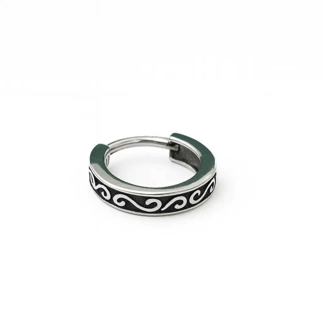 Boucle d'oreille homme huggie arabesque argentée acier inoxydable 316L - Chéri Chérie