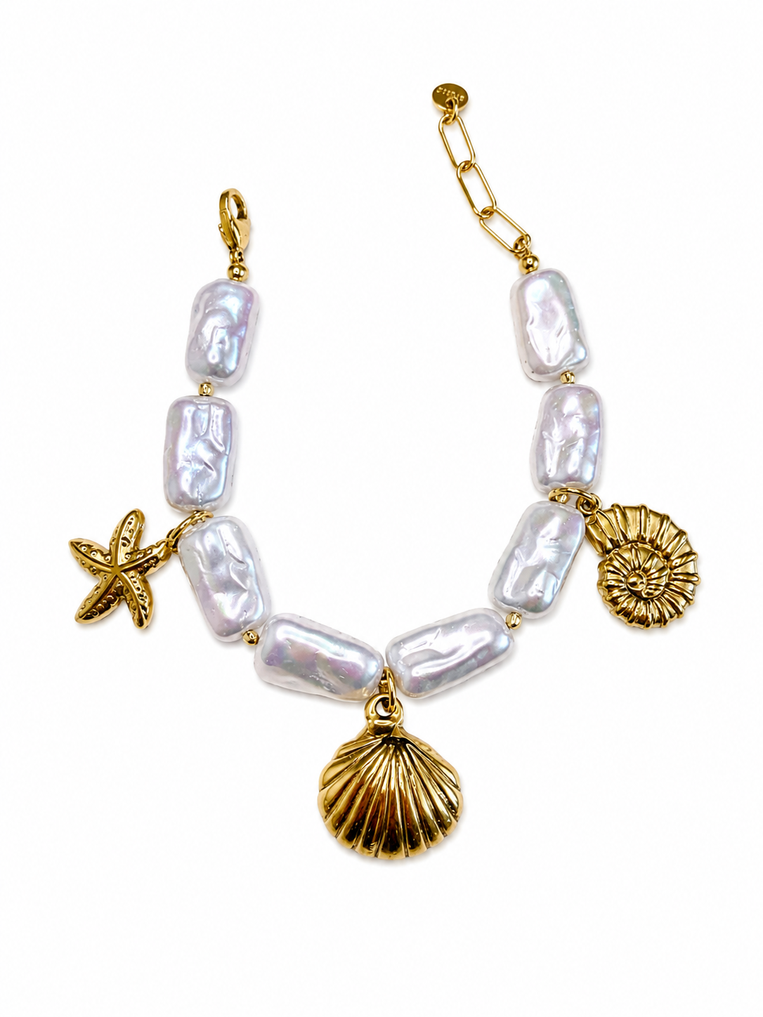 Bracelet Perles d'Eau Douce & Charms Dorés