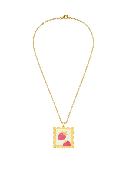 Collier FRAISE pendentif carte fraise dorée maille fine plaqué or 18K finition brillante - Chéri Chérie