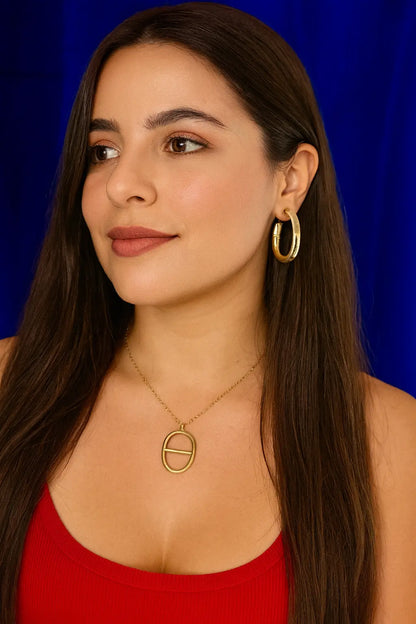 Collier ANCRE maille fine dorée pendentif ancre porté ras de cou femme style marin chic - Chéri Chérie
