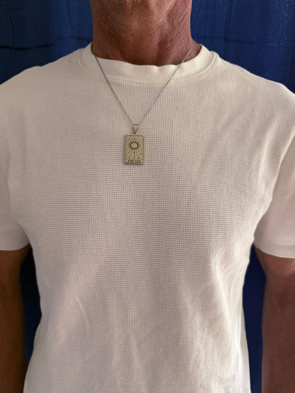 Collier homme Sun pendentif soleil porté cou homme - Chéri Chérie

