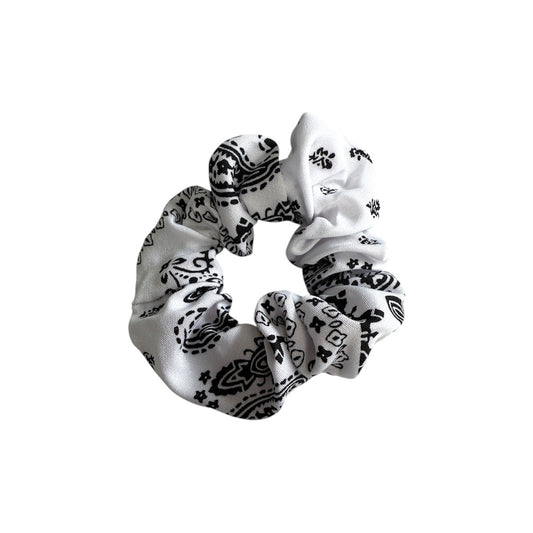 Chouchou motif bandana blanc et noir Chéri Chérie