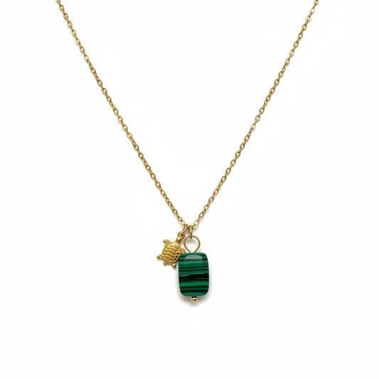 Collier Malachite Naturelle & Tortue Dorée — Chaîne Fine Dorée